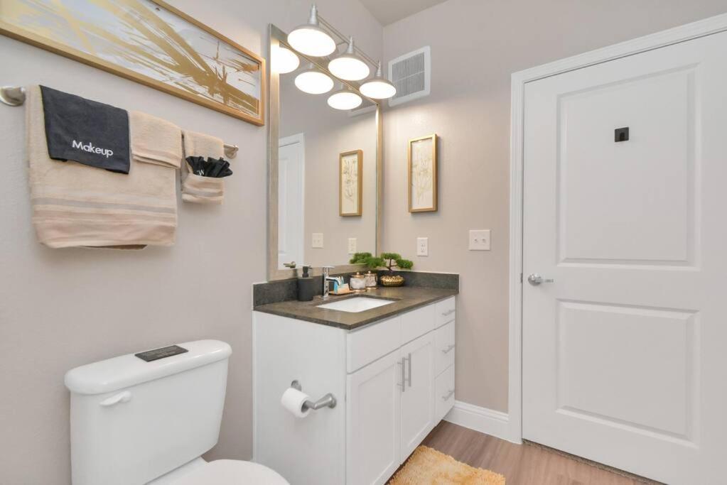 The Golden Treasure Near Kemah Boardwalk! Apartment Luaran gambar